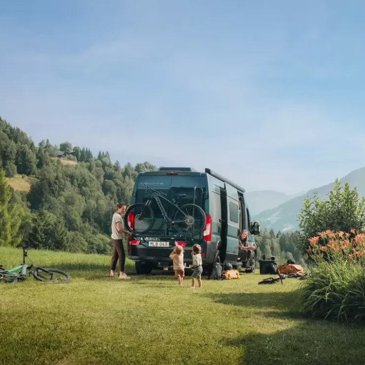 Best Thule Lightboard Van | VeloTrack