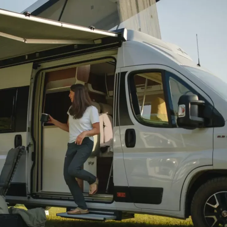 Thule Slide-Out Step V19 12V Ducato